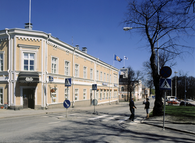 Byggnader på Esplanaden i Lovisa. Soile Tirilä 2000