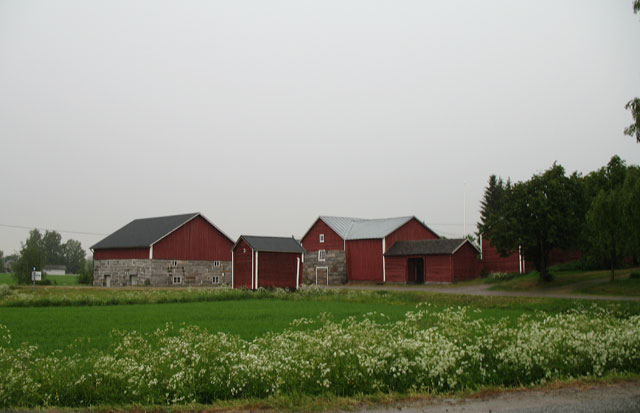 Ekonomibyggnader på Lassfolk gård. Tuija Mikkonen 2006