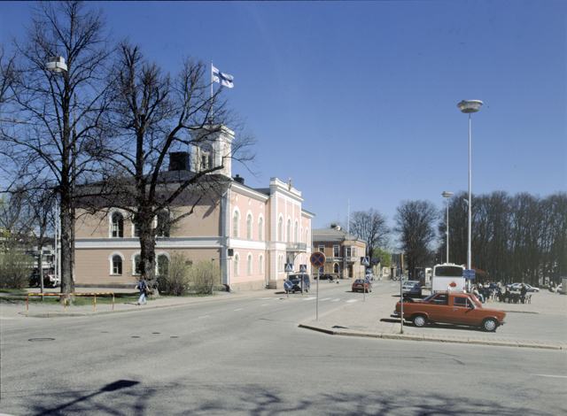 Rådhuset vid Esplanaden. Soile Tirilä 2000