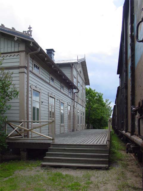 Hanko-Hyvinkää -radan  entinen asemarakennus. Saara Vilhunen 2007