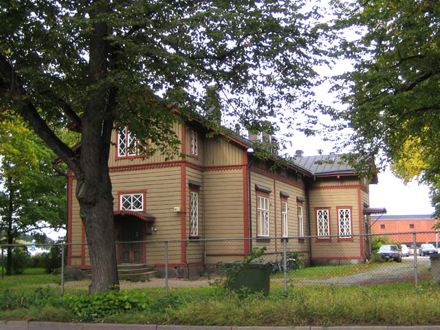 Järnvägsarbetarnas bostadskasern på bostadsområdet bredvid järnvägsstationen. Johanna Forsius 2007