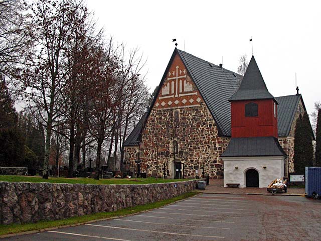 Esbo kyrka med klockstapel och kyrkogård. Timo-Pekka Heima 2007