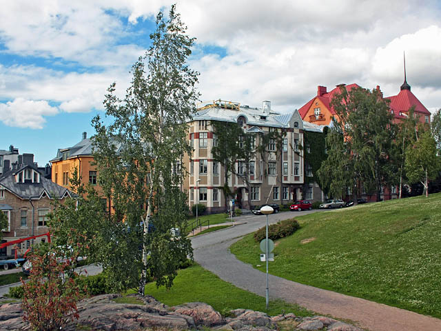 Hus i utkanten av Puolalabacken, i mitten Päivölä. Timo-Pekka Heima 2008