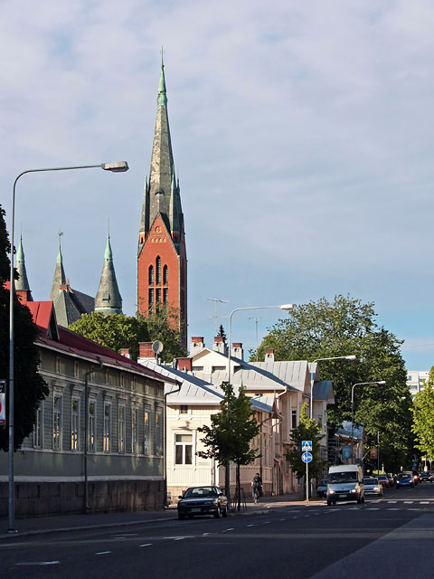 Trädgårdsgatan i stadsdelen Port Arthur, i bakgrunden Mikaelskyrkans torn. Timo-Pekka Heima 2008