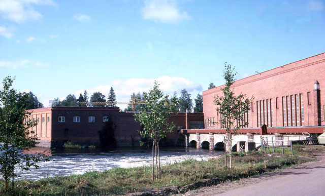 Inkeroisten voimalaitos. Pekka Kärki 1983