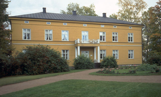 Anjalan kartanon päärakennus. Ritva Bäckman 1990
