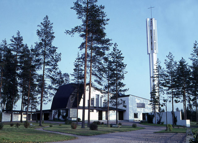 Vuoksenniskan Kolmen ristin kirkko. Elias Härö 1968