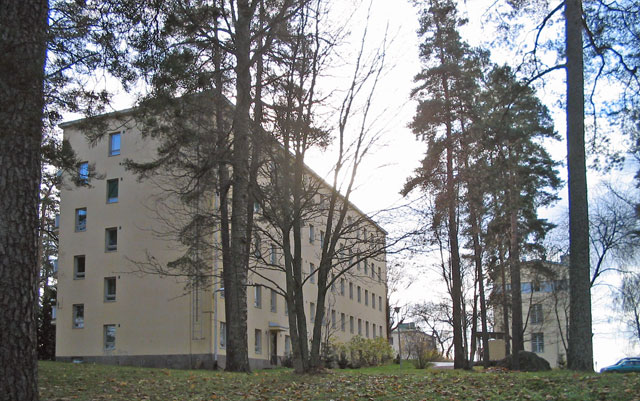 Funktionalistisk institutionsarkitektur vid Lappträsk vårdanstalt; byggnaderna A och B. Hannu Eerikäinen 2005