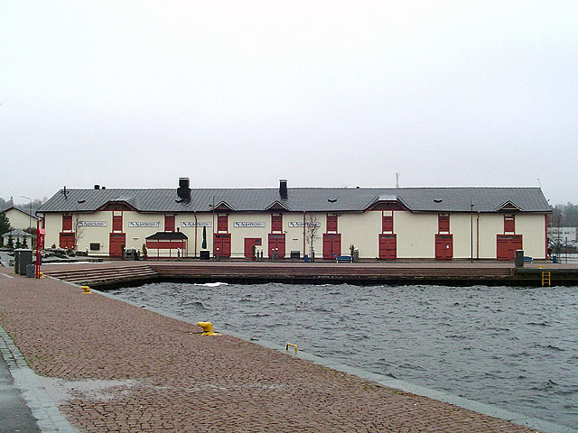 Tulli- ja pakkahuone Kuopion satamassa. Pekka Lehtinen 2006