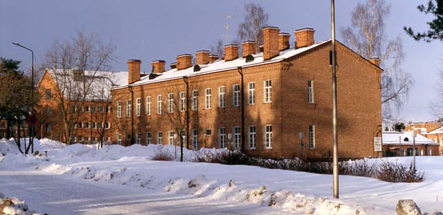 Kouvolan kasarmi, rakennus nro 40. Ulla-Riitta Kauppi 2002