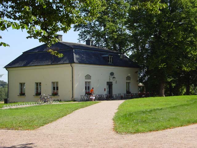 Flygelbyggnad på Domarby gård. Saara Vilhunen 2007