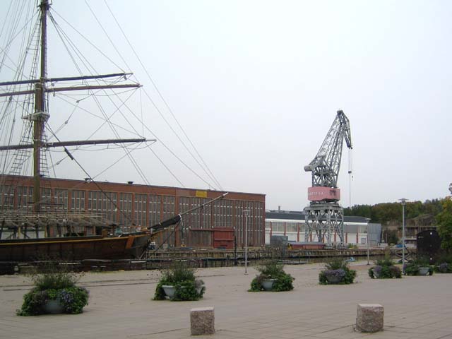 Den mångsidiga sjöfartshistorien i Åbo återspeglas på området kring Wärtsiläs gamla Åbovarv. Johanna Forsius 2007