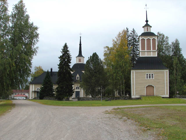 Iisalmen vanha kirkko ja tapuli. Jari Heiskanen 2007