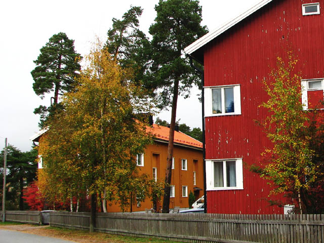 Perhetaloina tunnettuja kaupungin vuokrapuukerrostaloja Raumalla. Timo-Pekka Heima 2007
