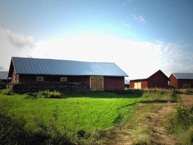 Ekonomibyggnader på Ahlskogs jordbrukslägenhet i Bränno by. Tuija Mikkonen 2007