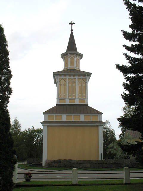 Klockstapeln vid Nedervetil kyrka. Maria Kurtén 2007