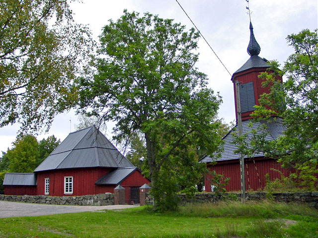 Västanfjärds gamla kyrka och klockstapel. Minna Pesu 2007