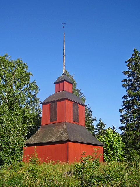 Klockstapeln vid Houtskärs kyrka. Johanna Forsius 2007