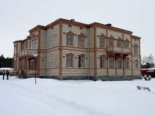 Seminariets huvudbyggnad. Margaretha Ehrström 2008