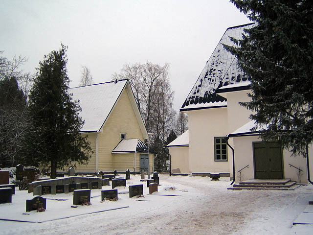 Kyrkorna i Lappträsk, t.v. finska kyrkan, t.h. den svenska. Johanna Forsius 2008