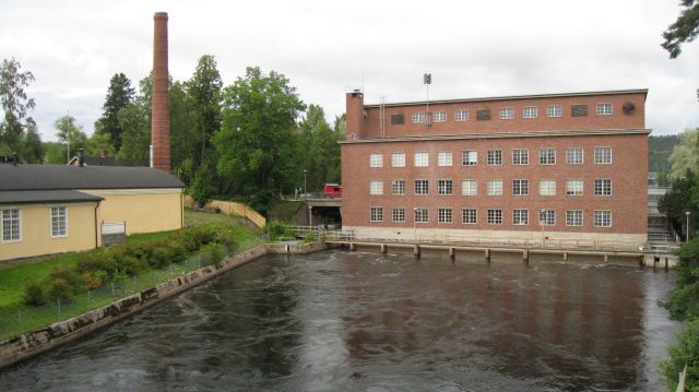 Vaajakosken tehdasympäristön voimalaitos. Hilkka Högström 2009